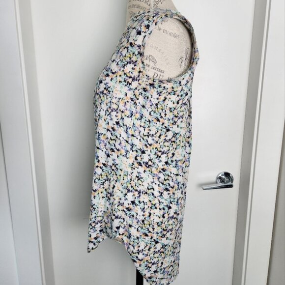 H M Sleeveless Blouse - Picture 2 of 5